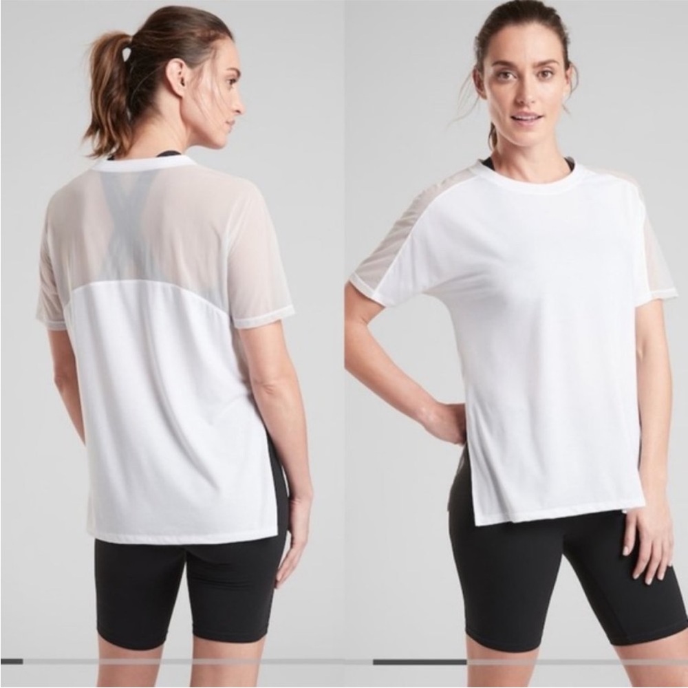 Athleta Bright White Wanderlust Hybrid Tee‎ M